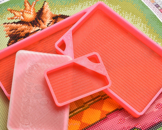 Strawberry Smoothie Translucent Ombre - SPECIAL EDITION - Cat-Proof Diamond Painting Tray with Lid