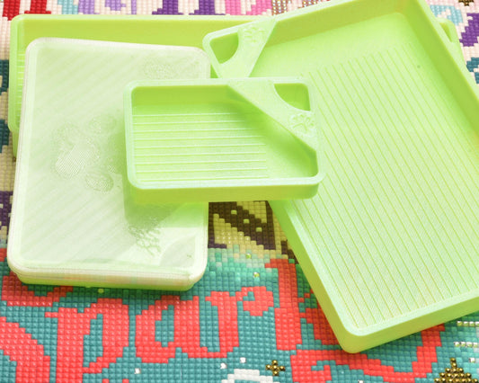 Peak Drizzle - GRIDDED SPECIAL EDITION - Cat-Proof Diamond Painting Tray with Lid