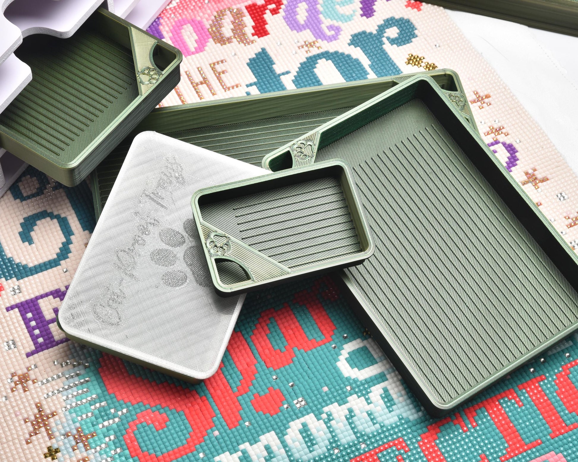 Ivy League - SPECIAL EDITION - Cat-Proof Diamond Painting Tray with Lid