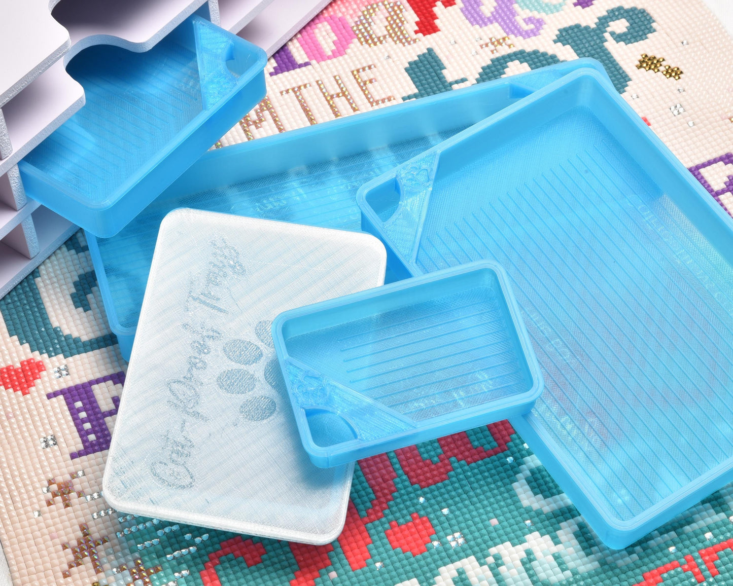 Icicle - SPECIAL EDITION - Cat-Proof Diamond Painting Tray with Lid