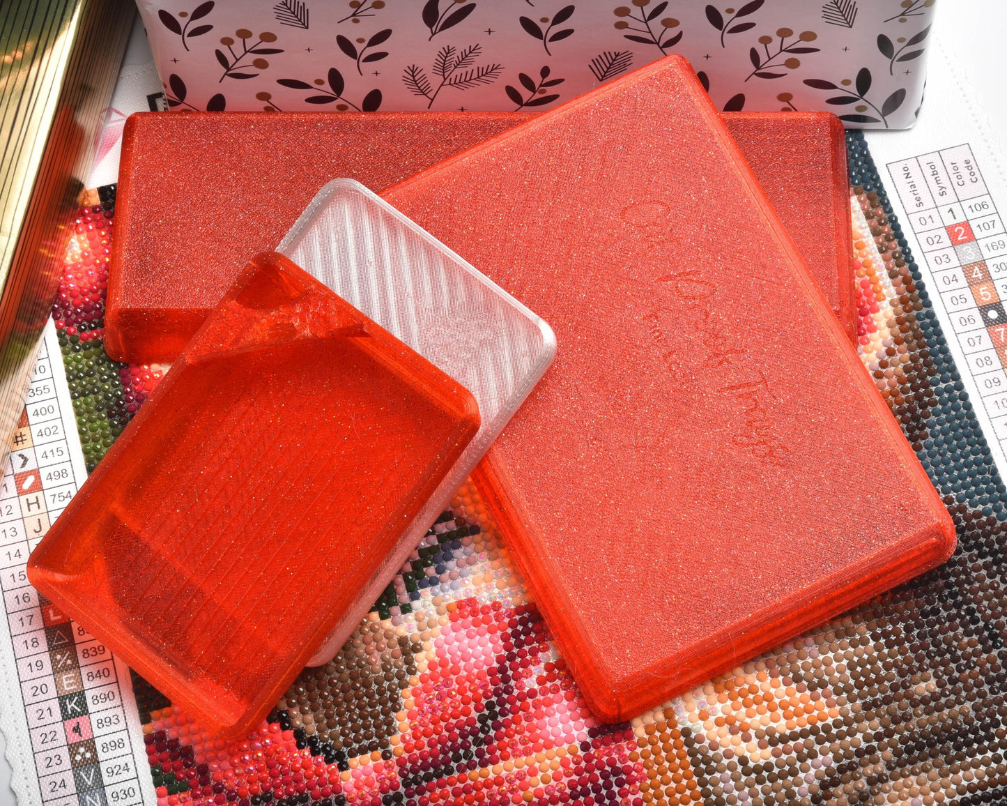 Red Berries Holiday - LOAF SPECIAL EDITION - Cat-Proof Diamond Painting Tray with Lid