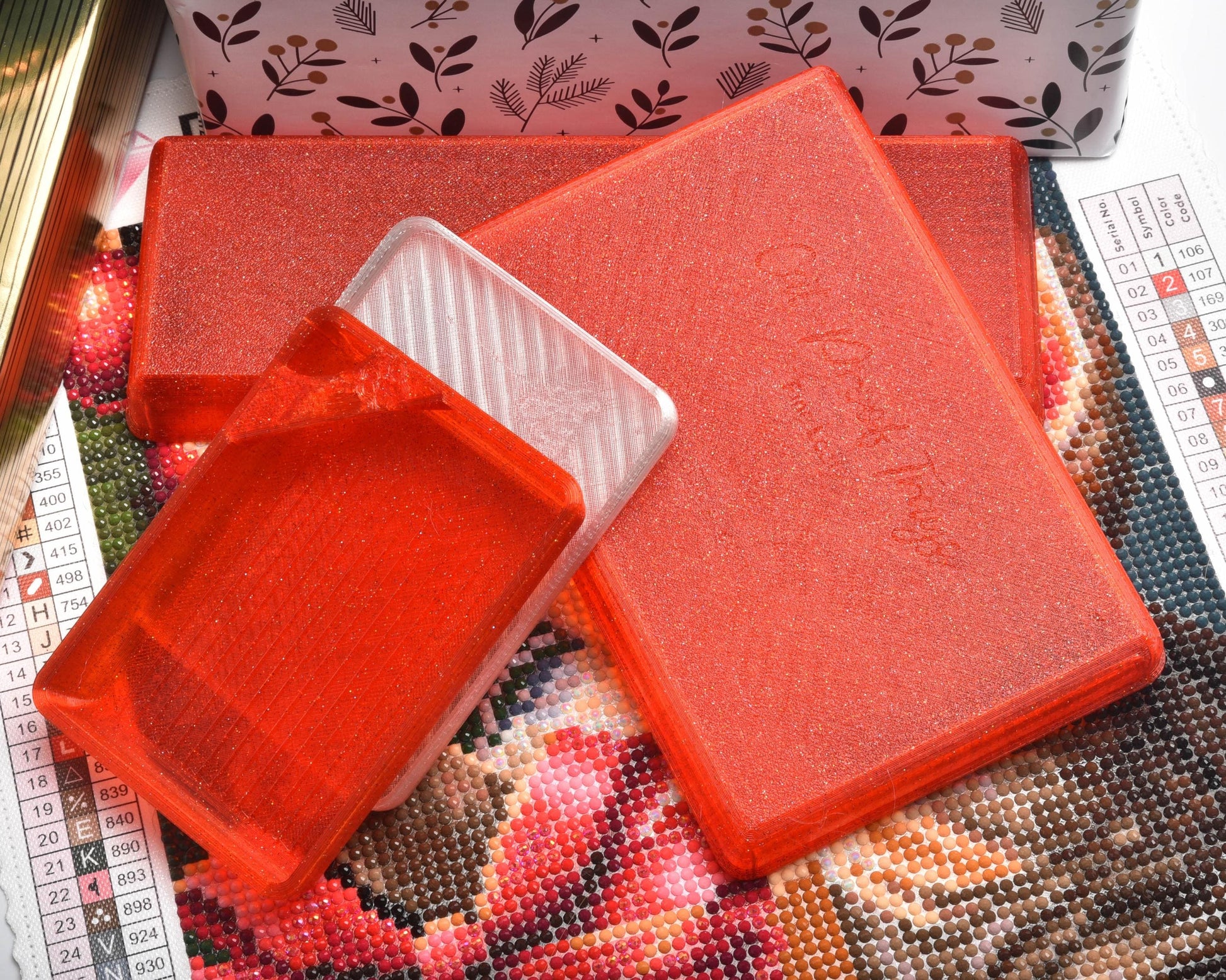 Red Berries Holiday - LOAF SPECIAL EDITION - Cat-Proof Diamond Painting Tray with Lid