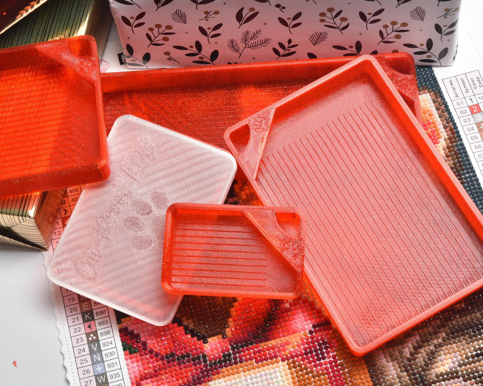 Red Berries Holiday - SPECIAL EDITION - Cat-Proof Diamond Painting Tray with Lid