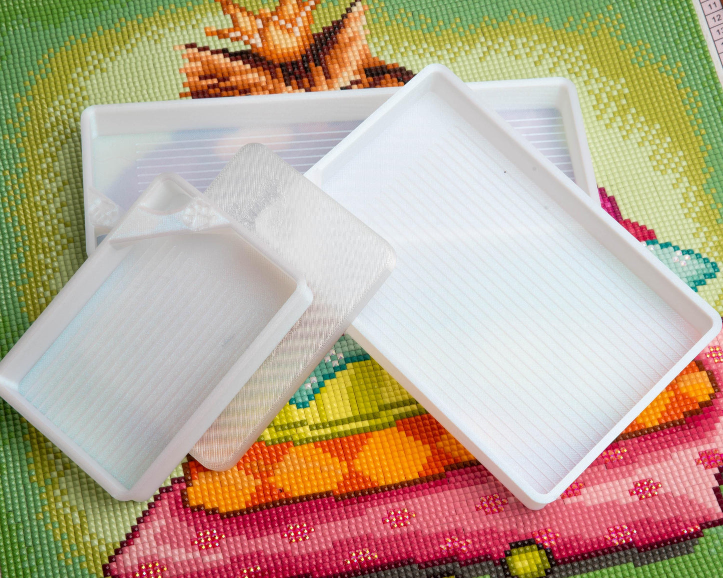 Blue Pearl - Gridded - Cat Proof Diamond Painting Tray with Lid